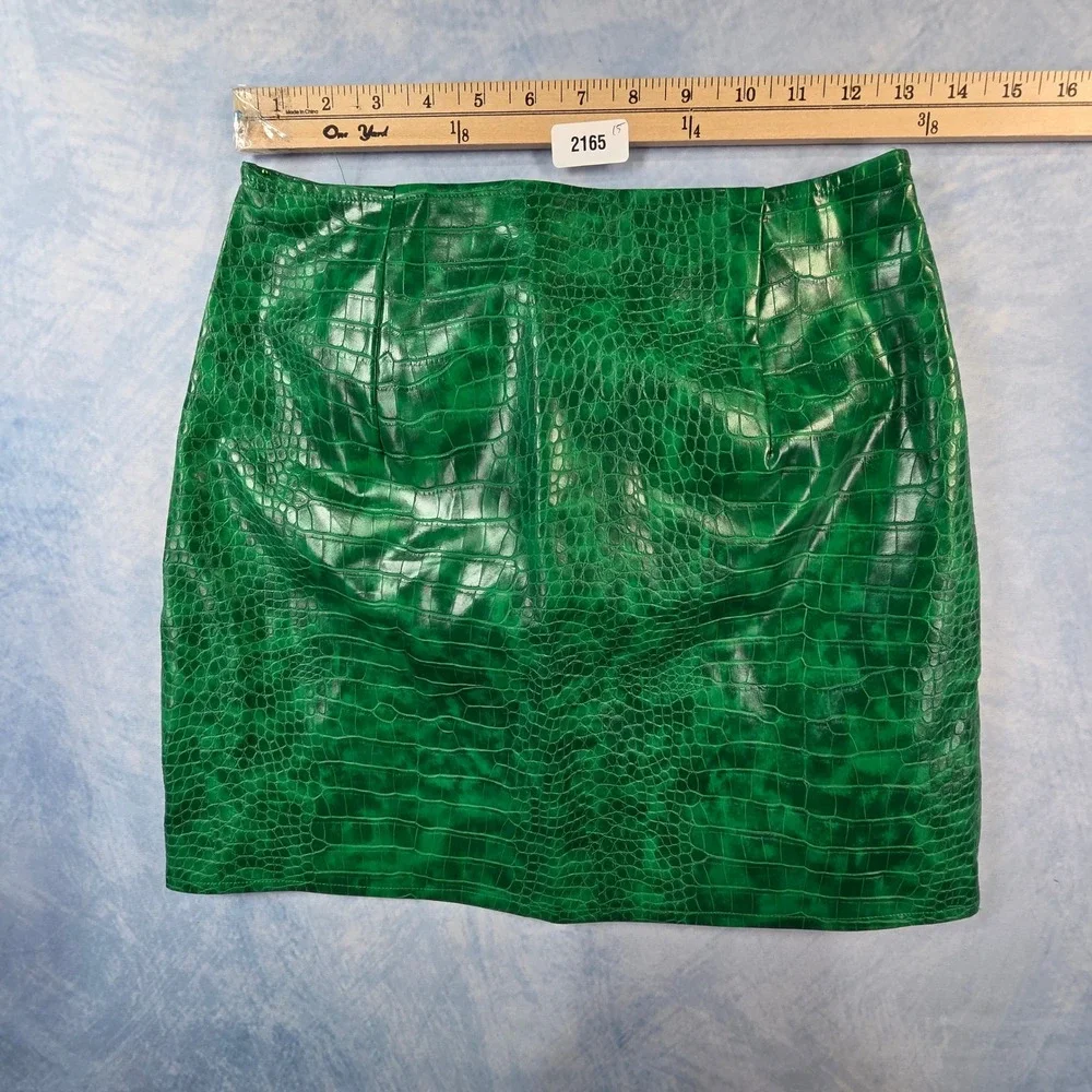 PrettyLittleThing Green Faux Crocodile Embossed Mini Skirt Womens Sz4 High‎ Rise